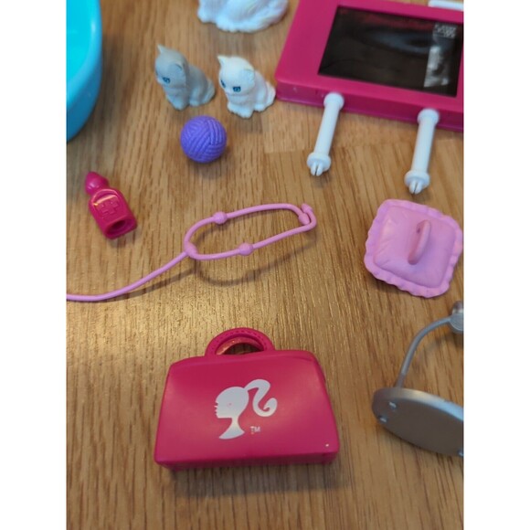 Barbie I Can Be Kitty Care Vet Playset Incomplete Set Veterinarian Cat - Picture 2 of 9